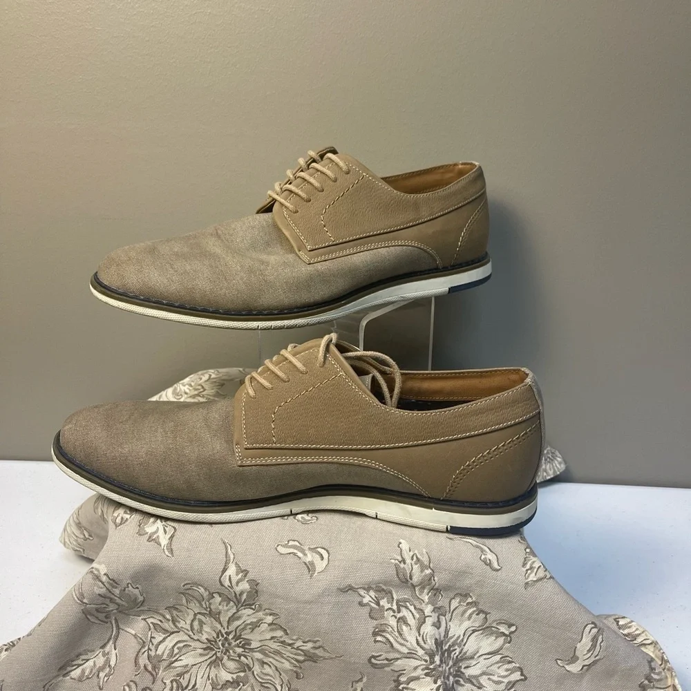 Elegant Men's Beige Derby Shoes